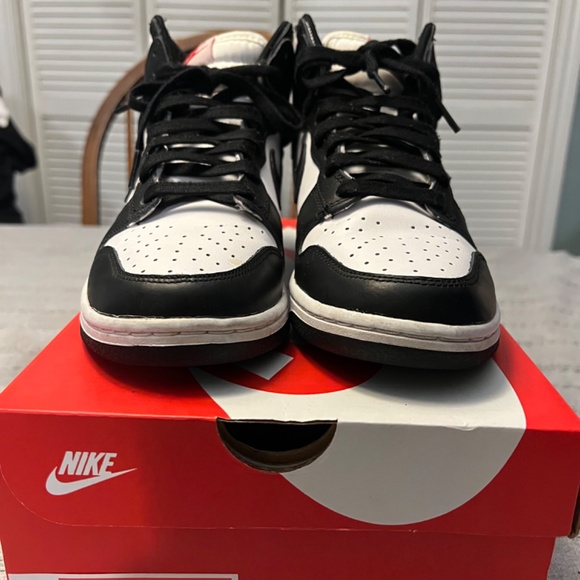 Women’s Nike Dunk High - Picture 4 of 4